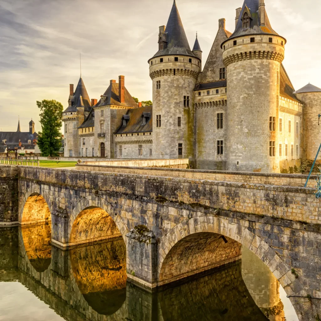 castillo-sullysurloire-suset-francia